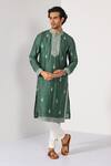 Buy_Kalpana Naik_Green Chanderi Silk Embroidery Pine Thread Kurta And Pant Set _at_Aza_Fashions
