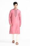 Buy_Kalpana Naik_Pink Bemberg, Silk, Cotton Embroidery Salmon Hand Kurta Set _at_Aza_Fashions