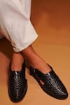 Buy_Dmodot_Black Pesha Nera Full-grain Leather Shoes _at_Aza_Fashions