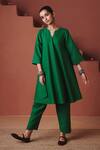Buy_Saphed_Green Cotton, Linen Beads V-neck Paan Pheran Kurta Set _at_Aza_Fashions