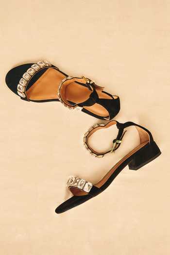 Buy_Oroh_Black Stones Isla Embellished Block Heel Sandals _Online