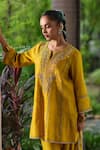 Buy_Shalkii_Yellow Tissue, Silk Sequins, Pearls, Embroidery Split V-neck And Kurta Set _Online_at_Aza_Fashions