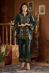 Shop_Taroob_Emerald Green Silk Embroidery Split V-neck Dancing Feathers Kurta With Pant 