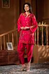 Buy_Taroob_Fuchsia Silk Embroidery Split V-neck Mor Mahal Kurta And Pant Set 