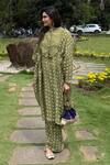 JAYATI GOENKA_Green Silk, Collared Heena Block Print Kaftan Set _Online