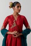 Buy_Vinusto_Red Chanderi Embroidery V-neck Anarkali, Pant And Dupatta Set 