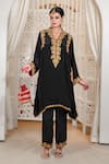 Buy_Daljit Sudan_Black Crepe Embroidery V-neck Tilla Phiran Kurta And Pant Set _Online