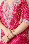 Buy_OHH CROW_Pink , Chanderi Embroidery, Zari V-neck Bandhani Kaftan And Pant Set 