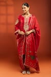 Buy_Tanu Malhotra_Red Velvet, Silk Embroidery, Metallic Thread Split V-neck Kurta Set 