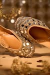 Buy_House Of Vian_Gold Fasaana Embroidered Juttis _Online_at_Aza_Fashions
