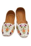 Buy_NR By Nidhi Rathi_White Embroidered Juttis 