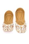 Shop_NR By Nidhi Rathi_White Bird And Branch Embroidered Leather Jutti _at_Aza_Fashions
