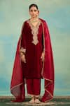 Buy_Swati Wadhwani Couture_Maroon Velvet, Crepe Embroidery, Metallic Thread, Piping V-neck Dabka Kurta Set _at_Aza_Fashions