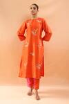 Buy_Archana Shah_Orange Embroidery Round Neck Kurta With Pant _at_Aza_Fashions