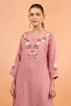 Buy_Naintara Bajaj_Pink Linen Embroidery V-neck Floral Kurta And Pant Set _Online_at_Aza_Fashions