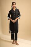 Buy_Naintara Bajaj_Black Linen Embroidery Split V-neck Scallop Kurta And Pant Set _at_Aza_Fashions