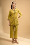 Naintara Bajaj_Green Cotton, Linen Embroidery V-neck Scallop Kurta And Pant Set _Online_at_Aza_Fashions
