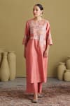 Shop_Vaaya_Peach Silk, Chanderi Silk, Chanderi, Brocade Gota Geometric And Kurta Pant Set 