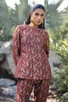 Buy_Safaa_Burgundy Silk Embroidery Round La Fleur Eclore Paisley Woven Jacket And Pant Set 