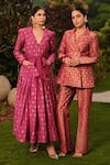 Buy_Safaa_Magenta Silk Embroidery, Zari La Belle De Jour Woven Blazer And Skirt Set 