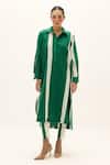 Buy_Kharakapas_Green Cotton Collared Stream Lines Print Kurta And Pant Set _at_Aza_Fashions