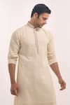 Arihant Rai Sinha_Off White Cotton, Silk Embroidery Geometric Pattern Kurta _at_Aza_Fashions