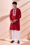 Buy_Aariyana Couture_Red Embroidery Floral Kurta Set _at_Aza_Fashions