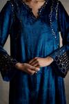Charkhee_Blue Velvet Embroidery, Metallic Thread, Sequins Phiran Kurta Set With Stole _Online