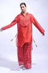 Buy_JAYATI GOENKA_Red Chanderi Silk Zari, Embroidery Vermilion Geometry Kurta With Pant _at_Aza_Fashions