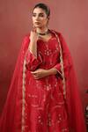 Buy_Anshu Wadhwa_Red Chanderi Embroidery, Zari, Metallic Thread Sweetheart Neck Kurta Set _Online_at_Aza_Fashions