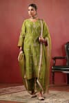Buy_Anshu Wadhwa_Green Chanderi Embroidery V-neck Kurta Set _at_Aza_Fashions