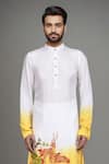 Arihant Rai Sinha_White Muslin Embroidery Ombre Deer Motif Kurta Set _at_Aza_Fashions