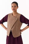 Buy_Three_Brown Round Neck Checkered Pattern Quilted Vest 