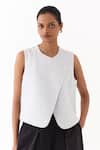 Buy_Three_Ivory Round Neck Splash Print Overlap Vest 