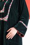 TA’Assur Green Velvet Embroidery, Sequins Split V-neck Eza Phiran Kurta Online TA’Assur_Green Velvet Embroidery, Sequins Split V-neck Eza Phiran Kurta _Online