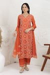 Buy_BAIDEHI_Orange Silk, Organza Embroidery V-neck French Knot Kurta Set _at_Aza_Fashions