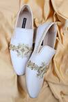 Buy_Shradha Hedau Footwear Couture_Gold Aarvin Geometric Pattern Embroidered Moccasins _at_Aza_Fashions