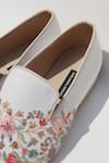 Buy_Shradha Hedau Footwear Couture_White Kiaan Floral Embroidered Moccasins 
