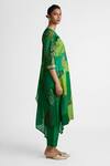 Naina Jain_Green Silk Gota Patti, Embroidery V-neck Patchwork Straight Kurta Set _Online_at_Aza_Fashions