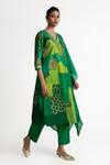 Shop_Naina Jain_Green Silk Gota Patti, Embroidery V-neck Patchwork Straight Kurta Set _Online_at_Aza_Fashions