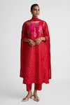 Buy_Naina Jain_Red Silk Mirrors, Embroidery Round Neck Bandhani Kurta Set _at_Aza_Fashions