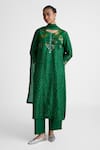Buy_Naina Jain_Emerald Green Silk Mirrors, Embroidery Round Neck Straight Kurta Set _at_Aza_Fashions