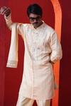 Buy_AUGUST by Swati Akash Jhunjhunwala_Beige Satin, Linen Embroidery, Mirrors Kurta Pant Set 