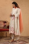 Buy_Anshu Wadhwa_Off White Chanderi Lace, Embroidery Split V-neck Gathered Kurta And Pant Set 