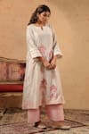 Anshu Wadhwa_Off White Chanderi Embroidery Split V-neck Resham Kurta Set _at_Aza_Fashions