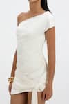 Buy_Deme By Gabriella_Off White Satin One Shoulder, Millie Asymmetric Dress 