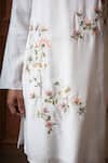 Buy_Vaani Beswal_Ivory Muslin Embroidery Sparrow Floral Bird Mandarin Collar Kurta 