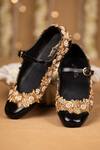 Buy_5elements_Black Vritika Mary Janes Juttis 