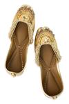 Shop 5elements Gold Neysa Embroidered Juttis Online at Aza Fashions Shop_5elements_Gold Neysa Embroidered Juttis _Online_at_Aza_Fashions