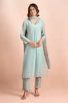Buy_Samyukta Singhania_Blue Embroidery V-neck Placed Floral Mul Kurta Set _at_Aza_Fashions